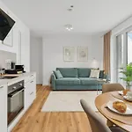 Deluxe Mit Balkon & Kostenlosem Parkplatz Lage In *