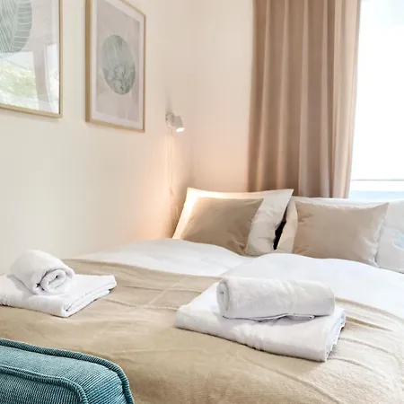 Stylisches Mit Balkon & Kostenlosem Parkplatz Lage In Apartament