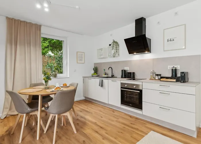 Stylisches Mit Balkon & Kostenlosem Parkplatz Lage In